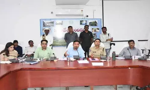 పారదర్శకంగా ఎన్నికల నిర్వహణ : క‌లెక్ట‌ర్ రాజ‌ర్శి షా