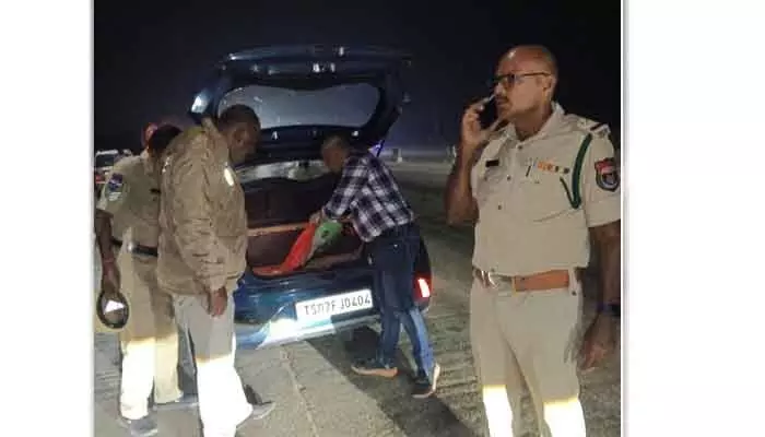 రేణికుంట లో చెక్ పోస్ట్ ఏర్పాటు రేణికుంట లో చెక్ పోస్ట్ ఏర్పాటు