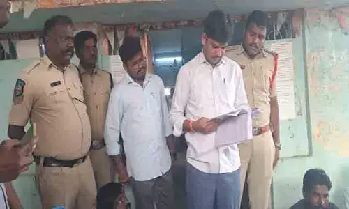 మరుగుదొడ్ల స్థలం కబ్జా ప్రయత్నాలపై ఆగ్రహం