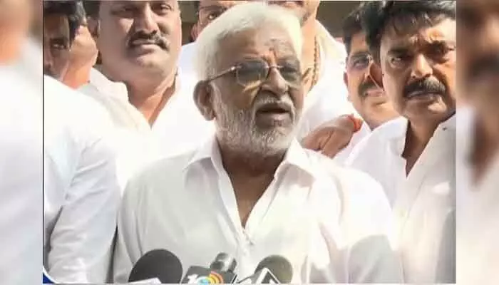 పరకామణి చోరీ కేసులో దోషులకు శిక్ష పడాల్సిందే.. YV సుబ్బారెడ్డి ఆసక్తికర వ్యాఖ్యలు పరకామణి చోరీ కేసులో దోషులకు శిక్ష పడాల్సిందే.. YV సుబ్బారెడ్డి ఆసక్తికర వ్యాఖ్యలు