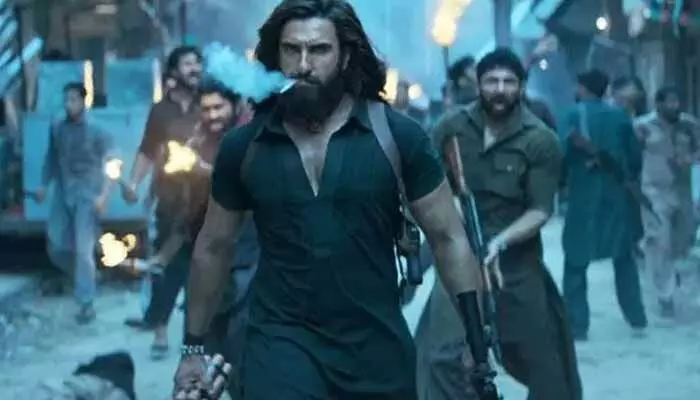 భారీ రన్టైమ్తో థియేటర్స్లోకి రాబోతున్న రణ్వీర్ సింగ్ సినిమా.. భారీ రన్టైమ్తో థియేటర్స్లోకి రాబోతున్న రణ్వీర్ సింగ్ సినిమా..