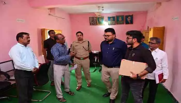 నామినేషన్ల ప్రక్రియ సజావుగా నిర్వహించాలి నామినేషన్ల ప్రక్రియ సజావుగా నిర్వహించాలి