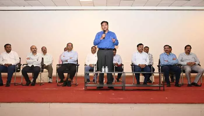 మీ వల్లే హైడ్రా మీద ప్రజలకు భరోసా : ఎంఈటీలకు రంగనాథ్ అభినందనలు మీ వల్లే హైడ్రా మీద ప్రజలకు భరోసా : ఎంఈటీలకు రంగనాథ్ అభినందనలు