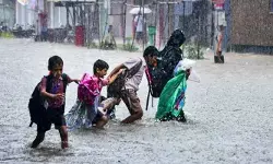 తెలుగు రాష్ట్రాలకు భారీ వర్షసూచన.. నేడు ఈ జిల్లాల్లో పిడుగులతో కూడిన వర్షాలు