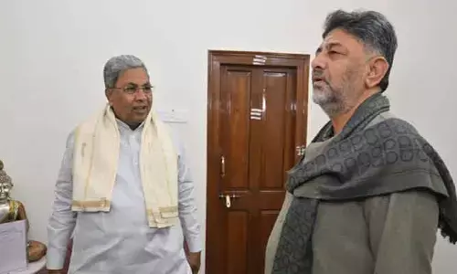 కర్ణాటక సీఎం పదవిపై ఉత్కంఠ.. సిద్దరామయ్య- డీకే శివకుమార్ కీలక సమావేశం