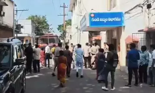 విశాఖపట్నం కేజీహెచ్ లో అగ్నిప్రమాదం