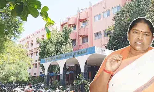 కాసేపట్లో ప్రజాప్రతినిధుల కోర్టుకు మంత్రి సీతక్క.. అసలు విషయం ఇదే!