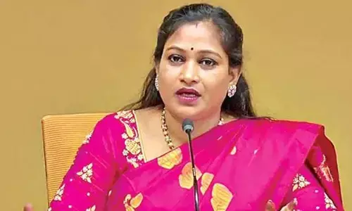 నిందితుడిని వదిలిపెట్టం.. మదనపల్లి బాధితురాలి కుటుంబాన్ని పరామర్శించిన హోంమంత్రి