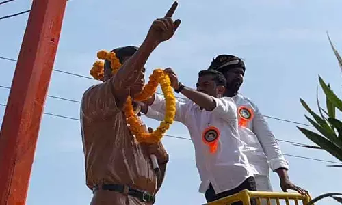 మాడ‌వి తుకారాం ని ఆద‌ర్శంగా తీసుకోవాలి :  ఎమ్మెల్యే వెడ్మ బొజ్జు  పటేల్