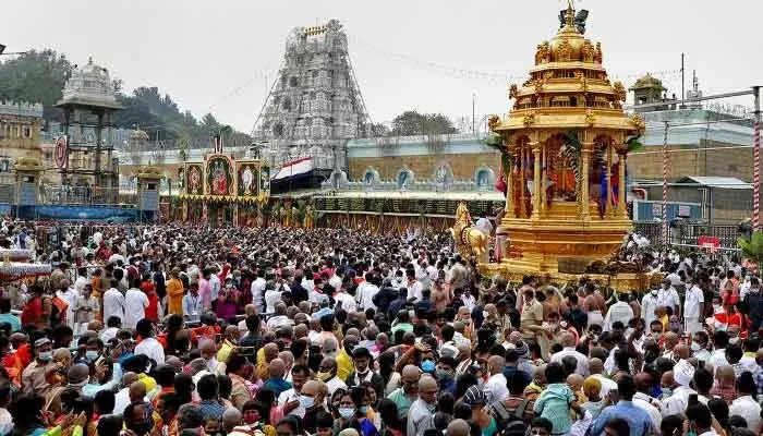 రికార్డుస్థాయిలో తిరుమల శ్రీవారి దర్శనాలు రికార్డుస్థాయిలో తిరుమల శ్రీవారి దర్శనాలు