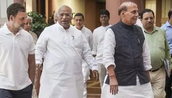 రేపు ఢిల్లీలో అఖిలపక్ష సమావేశం రేపు ఢిల్లీలో అఖిలపక్ష సమావేశం