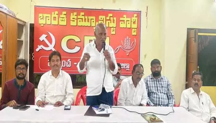 స్థానిక ఎన్నికల్లో సీపీఐ బలాన్ని మరోసారి నిరూపించాలి : ఎమ్మెల్యే కూనంనేని సాంబశివరావు స్థానిక ఎన్నికల్లో సీపీఐ బలాన్ని మరోసారి నిరూపించాలి : ఎమ్మెల్యే కూనంనేని సాంబశివరావు