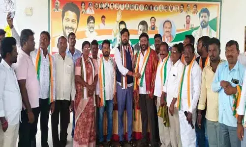 బీఆర్ఎస్ కు షాక్.. కాంగ్రెస్ లో చేరిక