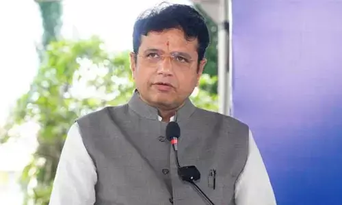 Sridhar Babu: మాటల్లో కాకుండా చేతల్లో చేసి చూపిస్తాం: మంత్రి శ్రీధర్ బాబు