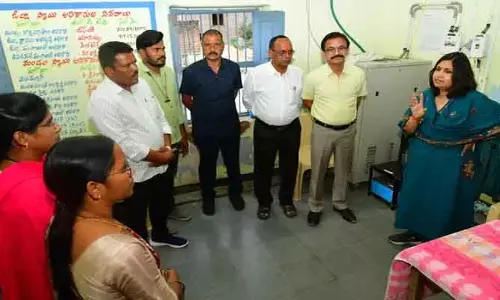 నామినేష‌న్ల స్వీక‌ర‌ణ ప్ర‌క్రియ‌ను ప‌రిశీలించిన క‌లెక్ట‌ర్