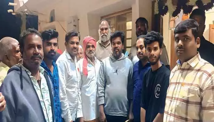 మోచి కులస్తుల సమస్యలు పరిష్కరిస్తా : జగ్గారెడ్డి మోచి కులస్తుల సమస్యలు పరిష్కరిస్తా : జగ్గారెడ్డి