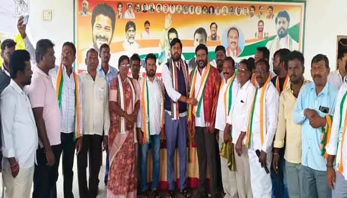 బీఆర్ఎస్ కు షాక్.. కాంగ్రెస్ లో చేరిక బీఆర్ఎస్ కు షాక్.. కాంగ్రెస్ లో చేరిక