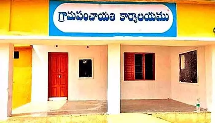 సర్పంచ్ పదవులకు మొదటి విడత భారీగా నామినేషన్ల దాఖలు సర్పంచ్ పదవులకు మొదటి విడత భారీగా నామినేషన్ల దాఖలు
