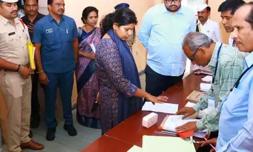 పకడ్బందీగా నామినేషన్ల స్వీకరణ చేపట్టాలి: కలెక్టర్ ఇలా త్రిపాటి