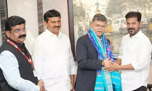 త‌క్కువ వ‌డ్డీ రేటుతో రుణాలు ఇవ్వండి.. హడ్కో చైర్మన్‌కు CM రేవంత్ విజ్ఞప్తి