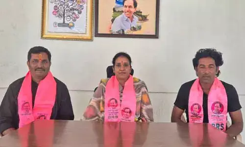 సీఎం రేవంత్ రెడ్డి జిల్లాల పర్యటన ఎన్నిక‌ల‌ కోడ్ ఉల్లంఘననే : మాజీ జ‌డ్పీ చైర్ ప‌ర్స‌న్ దావ వ‌సంత