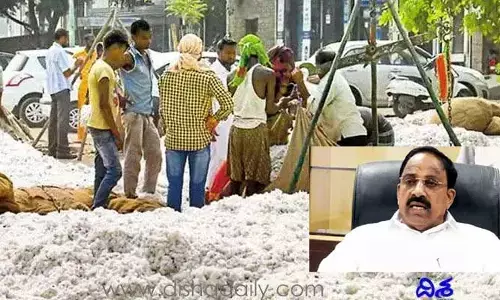 ఎట్టకేలకు ఫలించిన చర్చలు.. పత్తి కొనుగోళ్లు షురూ