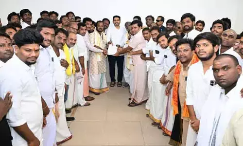 న్యాయం చేస్తాం.. నాయీబ్రాహ్మణులకు మంత్రి కీలక హామీ