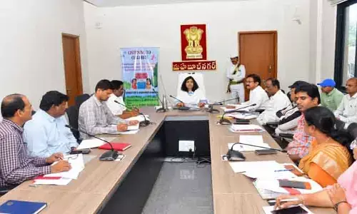 ధాన్యం కొనుగోళ్లు వేగవంతం చేయాలి : కలెక్టర్ విజయేందిర బోయి