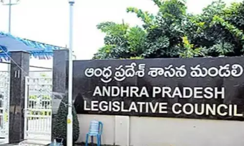 చివరి నిమిషంలో ట్విస్ట్.. రాజీనామా ఉపసంహరించుకున్న ఎమ్మెల్సీ