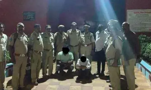 జింకలపై కాల్పులు జరిపిన వేటగాళ్లు అరెస్ట్