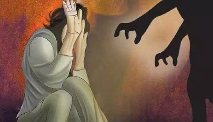 బిజినెస్ మీటింగ్ ఉంది మాట్లాడుకుందాం రా అని పిలిచి మహిళా వ్యాపార వేత్తపై కంపెనీ ఎండీ దారుణం బిజినెస్ మీటింగ్ ఉంది మాట్లాడుకుందాం రా అని పిలిచి మహిళా వ్యాపార వేత్తపై కంపెనీ ఎండీ దారుణం