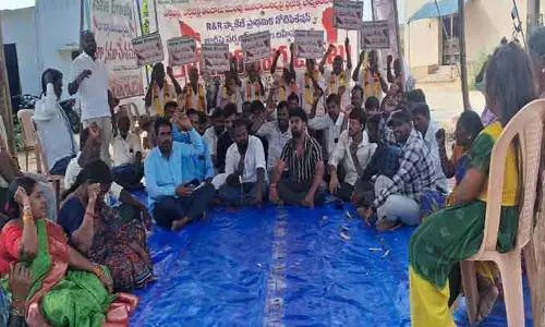 మా గ్రామాలను ముంపు నుంచి కాపాడండి