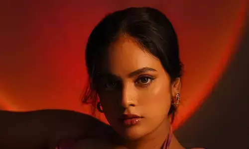 Nandita Swetha : డార్క్ అవుట్‌ఫిట్‌లో నందితా స్వేతా హాట్ & సెక్సీ లుక్
