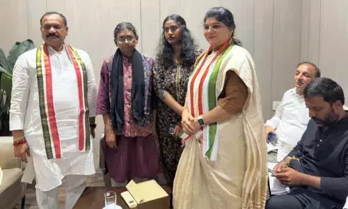దుబ్బ రూప కుటుంబానికి అండగా ఉంటాం.. ఏఐసీసీ ఇంచార్జ్ మీనాక్షి, టీపీసీసీ చీఫ్ భరోసా