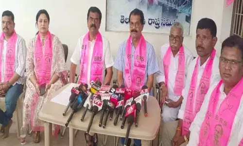రెండేళ్ల‌లో చేసిన అభివృద్ధే లేదు :  మాజీ ఎమ్మెల్యేలు