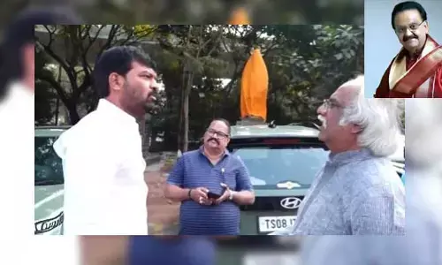 రవీంద్ర భారతిలో బాలసుబ్రహమణ్యం విగ్రహ ఏర్పాటుపై వివాదం