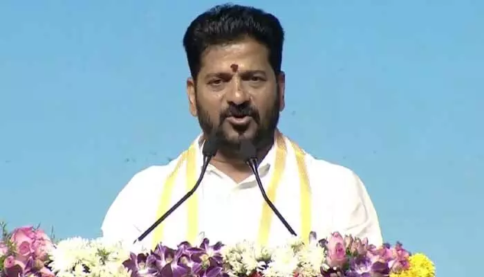 CM Revanth Reddy: కిరికిరిగాళ్లను పక్కన పెట్టండి.. సర్పంచ్ ఎన్నికలపై రేవంత్ రెడ్డి కీలక వ్యాఖ్యలు CM Revanth Reddy: కిరికిరిగాళ్లను పక్కన పెట్టండి.. సర్పంచ్ ఎన్నికలపై రేవంత్ రెడ్డి కీలక వ్యాఖ్యలు
