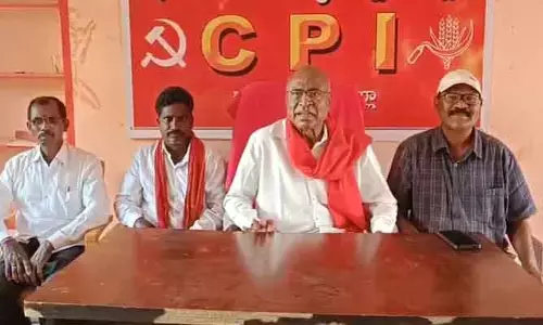 ప్ర‌జాస్వామ్య విలువ‌ల‌ను పాత‌ర వేస్తున్న ప్ర‌భుత్వం :  చాడ వెంక‌ట్ రెడ్డి