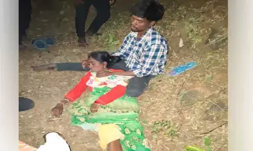 క్షణికావేశంలో తల్లి మృతి..దీనావస్తలో చిన్నారులు
