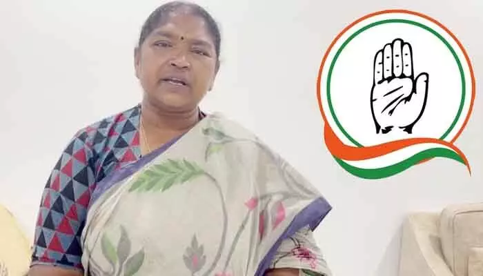 పంచాయతీ ఎన్నికలు.. మంత్రి సీతక్క స్వగ్రామంలో సర్పంచ్ ఏకగ్రీవం పంచాయతీ ఎన్నికలు.. మంత్రి సీతక్క స్వగ్రామంలో సర్పంచ్ ఏకగ్రీవం