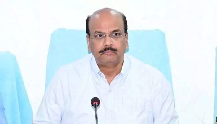 పంచాయతీ ఎన్నికలు ప్రశాంతంగా నిర్వహించాలి : డీజీపీ శివధర్ రెడ్డి పంచాయతీ ఎన్నికలు ప్రశాంతంగా నిర్వహించాలి : డీజీపీ శివధర్ రెడ్డి