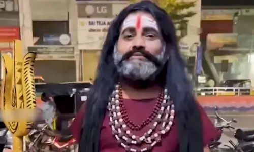 అఖండ-2 విడుదల వాయిదా.. అఘోర గెటప్‌లో వచ్చి అభిమాని ఎమోషనల్