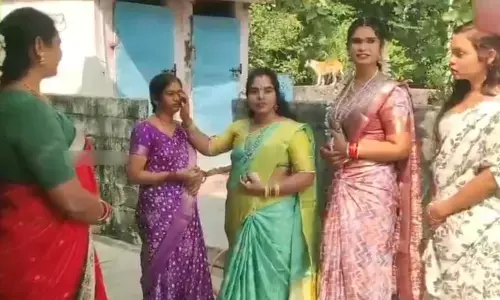 సర్పంచ్ ఎన్నికల ప్రచారంలో ట్రాన్స్ జెండర్లు