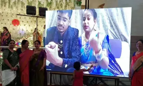 ఇండిగో విమానాల రద్దు ఎఫెక్ట్... ఆన్ లైన్‌ ద్వారా తమ రిసెప్షన్‌లో పాల్గొన్న జంట