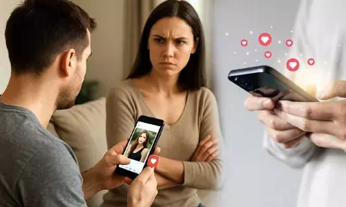 పరాయి మహిళా ఫొటోకు లైక్ కొట్టిన భర్త.. భరణం ఇప్పించాలని కోర్టుకెక్కిన భార్య!