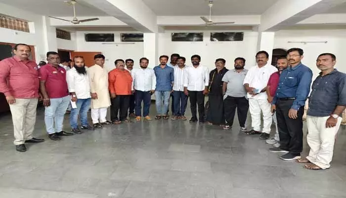 ఉత్కంఠకు తెర.. టీయూడబ్ల్యూజే (ఐజేయు) నూతన కార్యవర్గం ఎంపిక ఉత్కంఠకు తెర.. టీయూడబ్ల్యూజే (ఐజేయు) నూతన కార్యవర్గం ఎంపిక