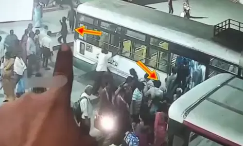 VIDEO: ఖమ్మంలో సెల్ ఫోన్ దొంగల హల్ చల్.. పది నిమిషాల్లో పది ఫోన్లు మాయం