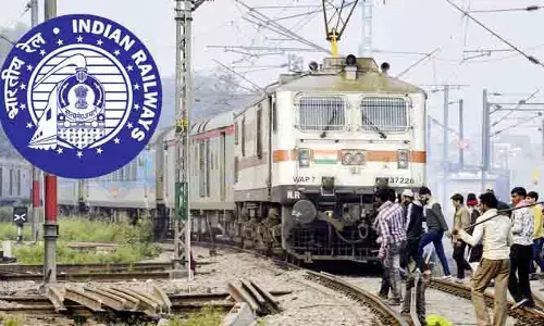 ఇండిగో విమాన సర్వీసులు రద్దు.. రైల్వే శాఖ కీలక నిర్ణయం