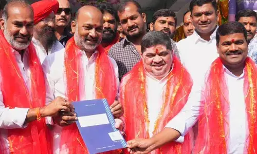 Ponnam: బండి సంజయ్‍కి మంత్రి పొన్నం ప్రభాకర్ ఆహ్వానం