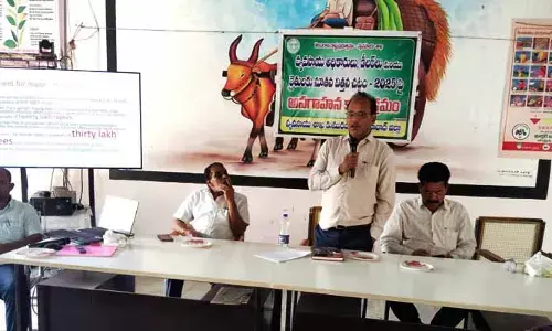 విత్తన చట్టాలపై అభ్యంతరాలు తెల‌పండి : జిల్లా వ్యవసాయ అధికారి వెంకట్